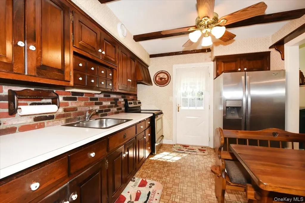 145 Benedict Avenue Valley Stream NY 11580