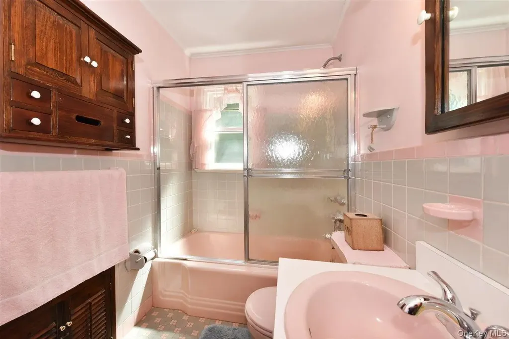 145 Benedict Avenue Valley Stream NY 11580