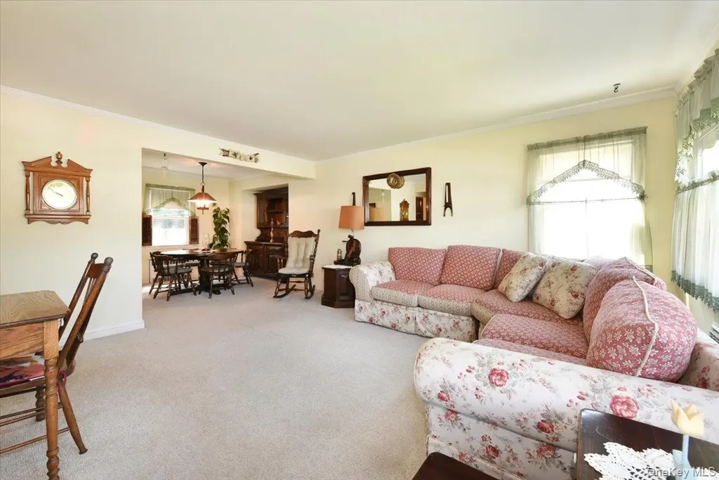 145 Benedict Avenue Valley Stream NY 11580