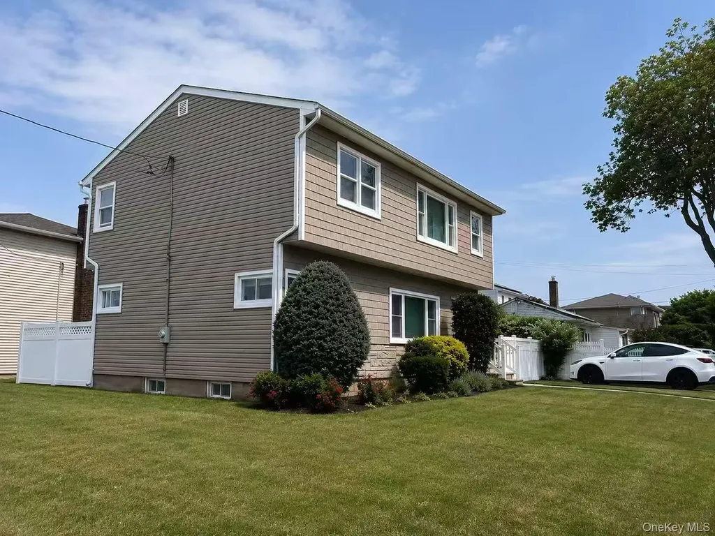 278 N 4th Street Bethpage NY 11714
