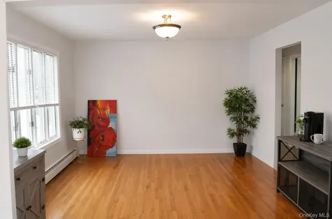 71 S Grand Street Westbury NY 11590