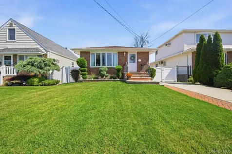 3615 Tonopah Street Seaford NY 11783