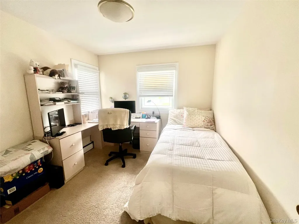 912 Whitehall Drive North Woodmere NY 11581