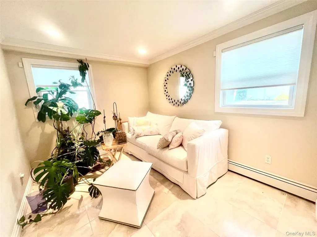 912 Whitehall Drive North Woodmere NY 11581