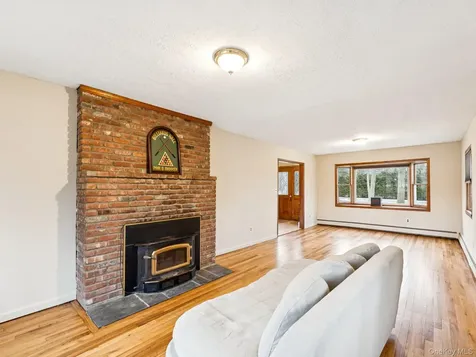 5 Linda Court Oyster Bay NY 11771