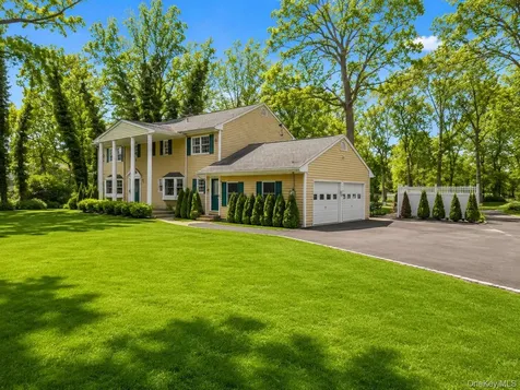5 Linda Court Oyster Bay NY 11771