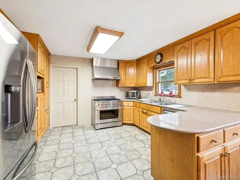 5 Linda Court Oyster Bay NY 11771