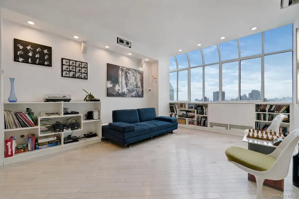 310 E 46th Street New York (manhattan) NY 10017