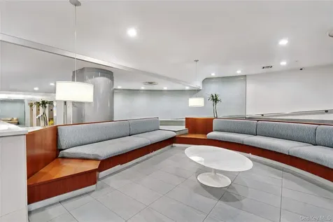310 E 46th Street New York (manhattan) NY 10017