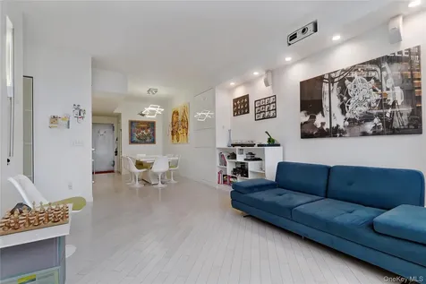 310 E 46th Street New York (manhattan) NY 10017