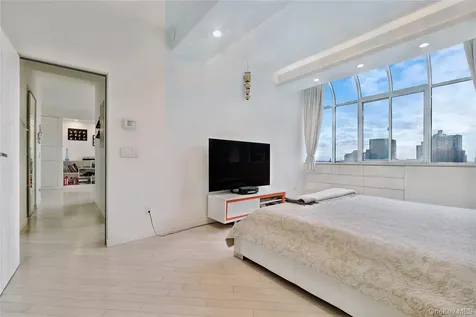 310 E 46th Street New York (manhattan) NY 10017