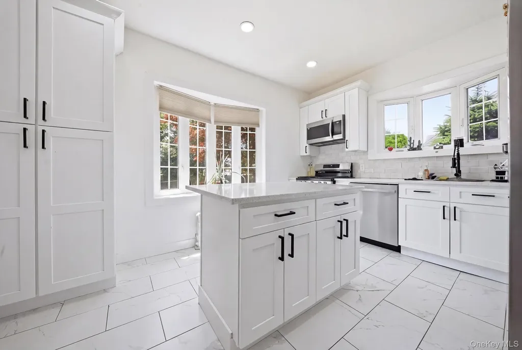810 Wallace Avenue Baldwin NY 11510