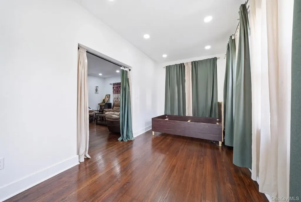 810 Wallace Avenue Baldwin NY 11510