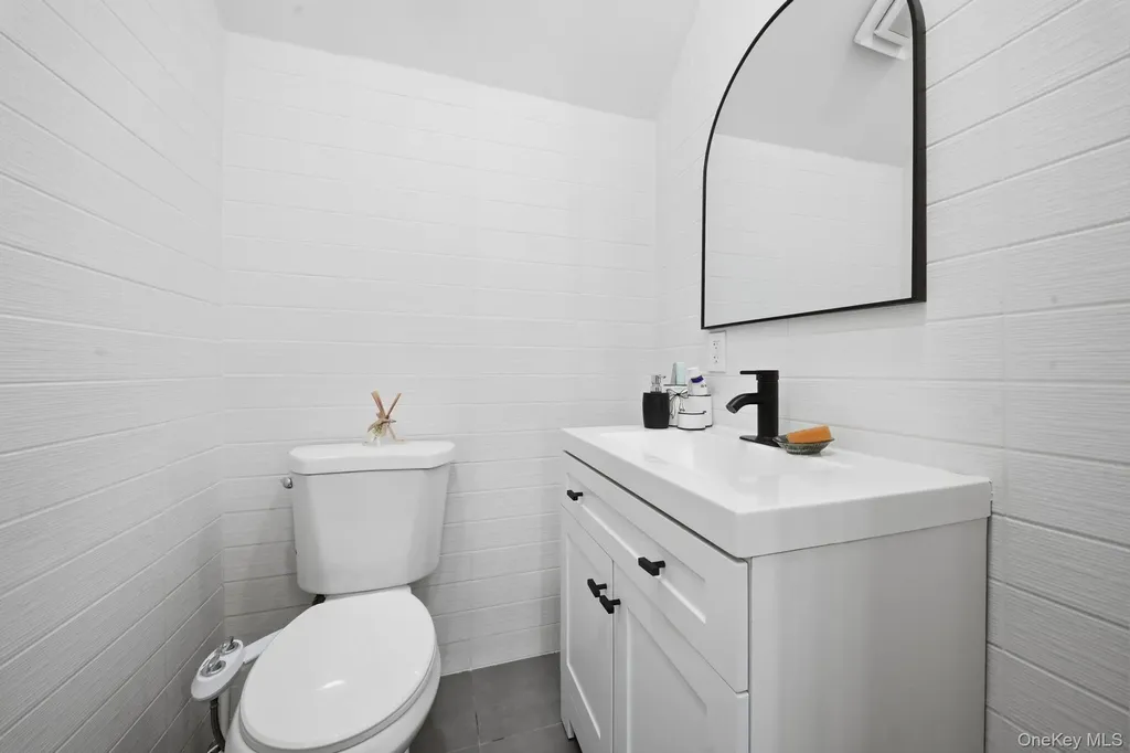 810 Wallace Avenue Baldwin NY 11510