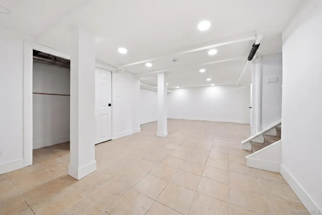 810 Wallace Avenue Baldwin NY 11510
