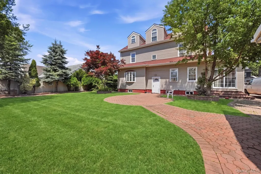 810 Wallace Avenue Baldwin NY 11510