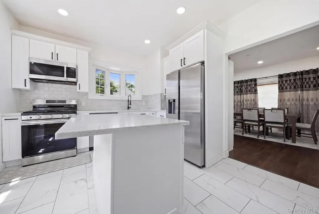 810 Wallace Avenue Baldwin NY 11510