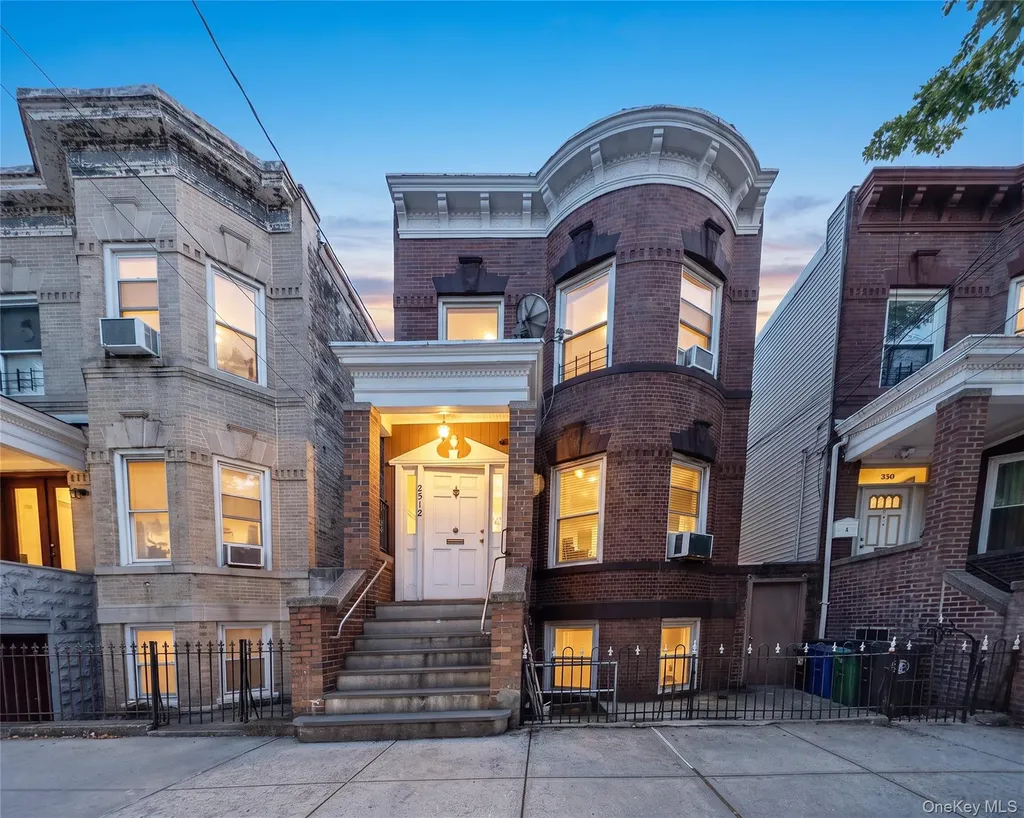2512 Maclay Avenue Bronx NY 10461