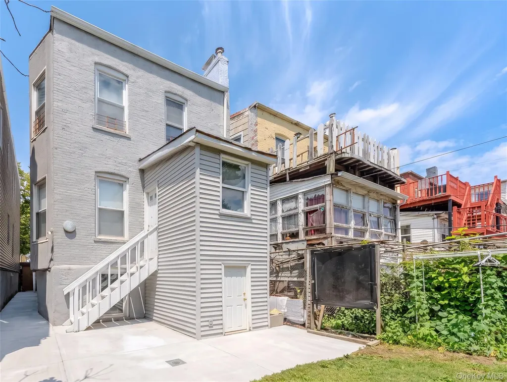 2512 Maclay Avenue Bronx NY 10461