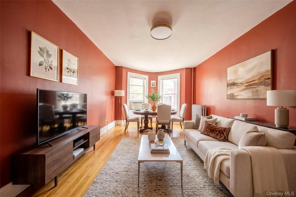 2512 Maclay Avenue Bronx NY 10461