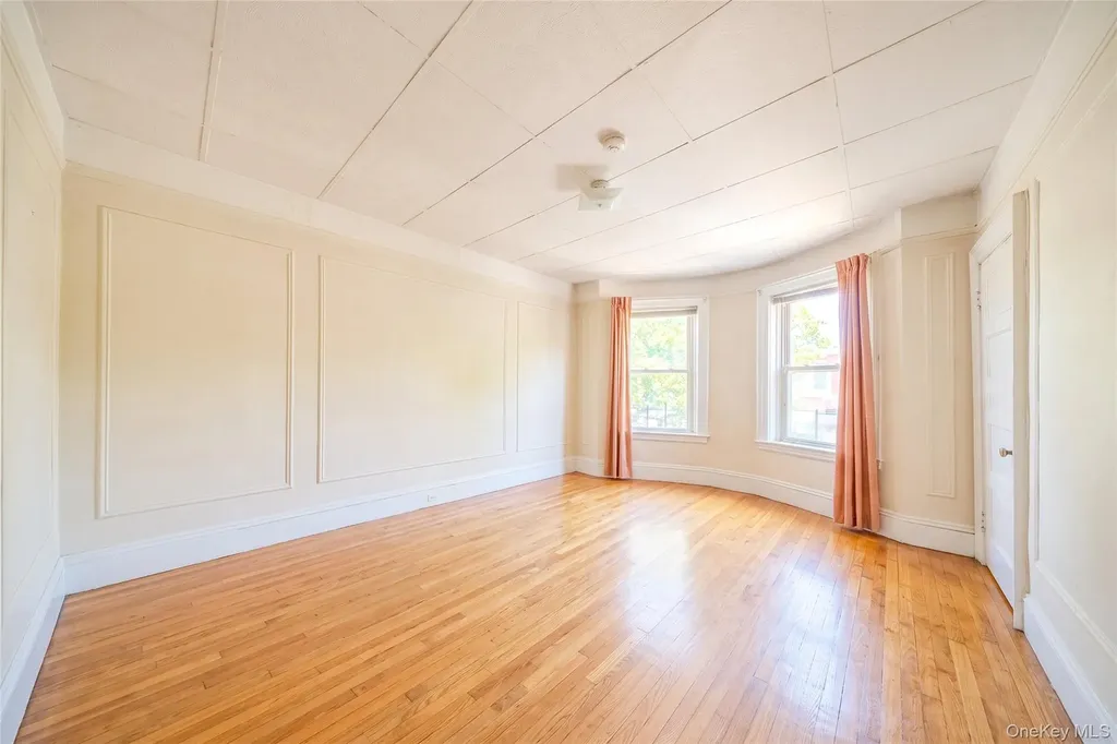 2512 Maclay Avenue Bronx NY 10461
