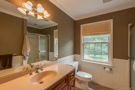 100 Rockledge Drive Pleasant Valley NY 12569
