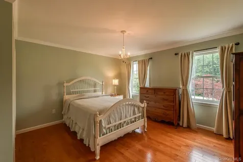 100 Rockledge Drive Pleasant Valley NY 12569