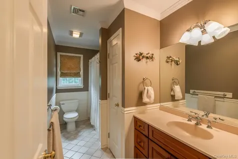 100 Rockledge Drive Pleasant Valley NY 12569