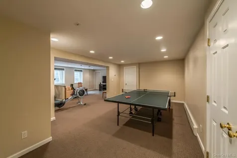 100 Rockledge Drive Pleasant Valley NY 12569