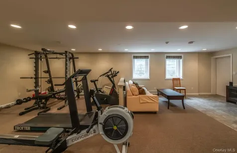 100 Rockledge Drive Pleasant Valley NY 12569