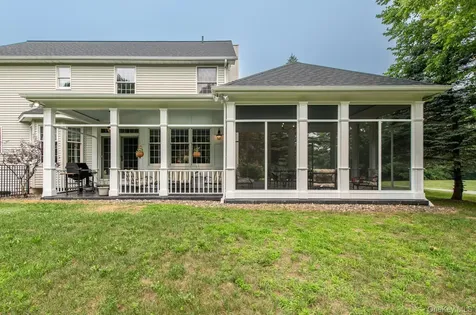 100 Rockledge Drive Pleasant Valley NY 12569