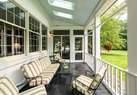 100 Rockledge Drive Pleasant Valley NY 12569