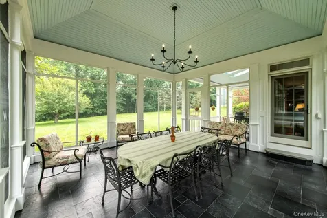 100 Rockledge Drive Pleasant Valley NY 12569
