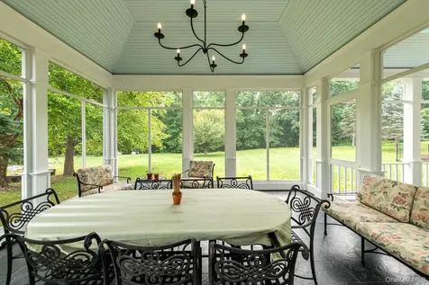 100 Rockledge Drive Pleasant Valley NY 12569