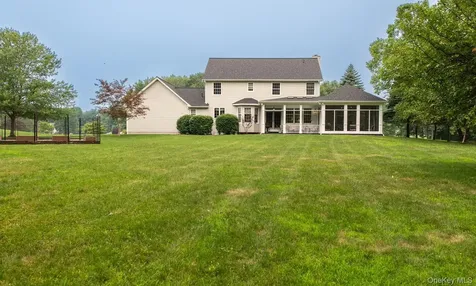 100 Rockledge Drive Pleasant Valley NY 12569
