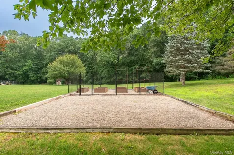 100 Rockledge Drive Pleasant Valley NY 12569