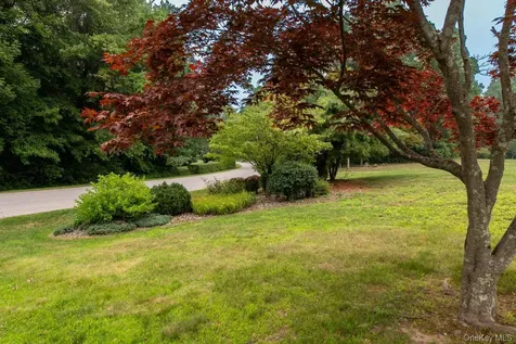 100 Rockledge Drive Pleasant Valley NY 12569