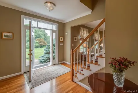 100 Rockledge Drive Pleasant Valley NY 12569