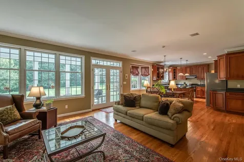 100 Rockledge Drive Pleasant Valley NY 12569