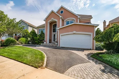 37 Crescent Cove Circle Seaford NY 11783