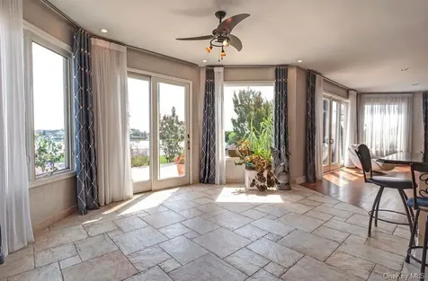 37 Crescent Cove Circle Seaford NY 11783
