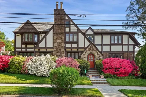 297 E Devonia Avenue Mount Vernon NY 10552