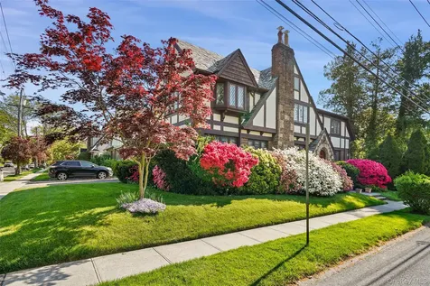 297 E Devonia Avenue Mount Vernon NY 10552