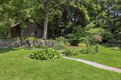 412 Succabone Road Bedford Corners NY 10549