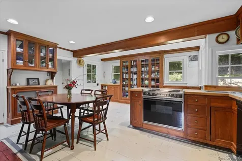 412 Succabone Road Bedford Corners NY 10549