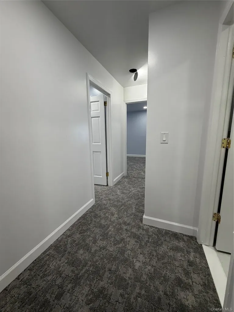 21 Cochran Place Valley Stream NY 11581