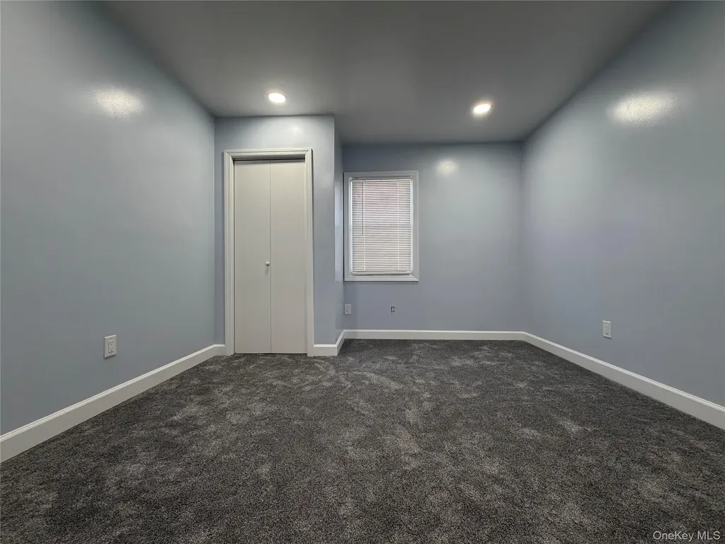 21 Cochran Place Valley Stream NY 11581