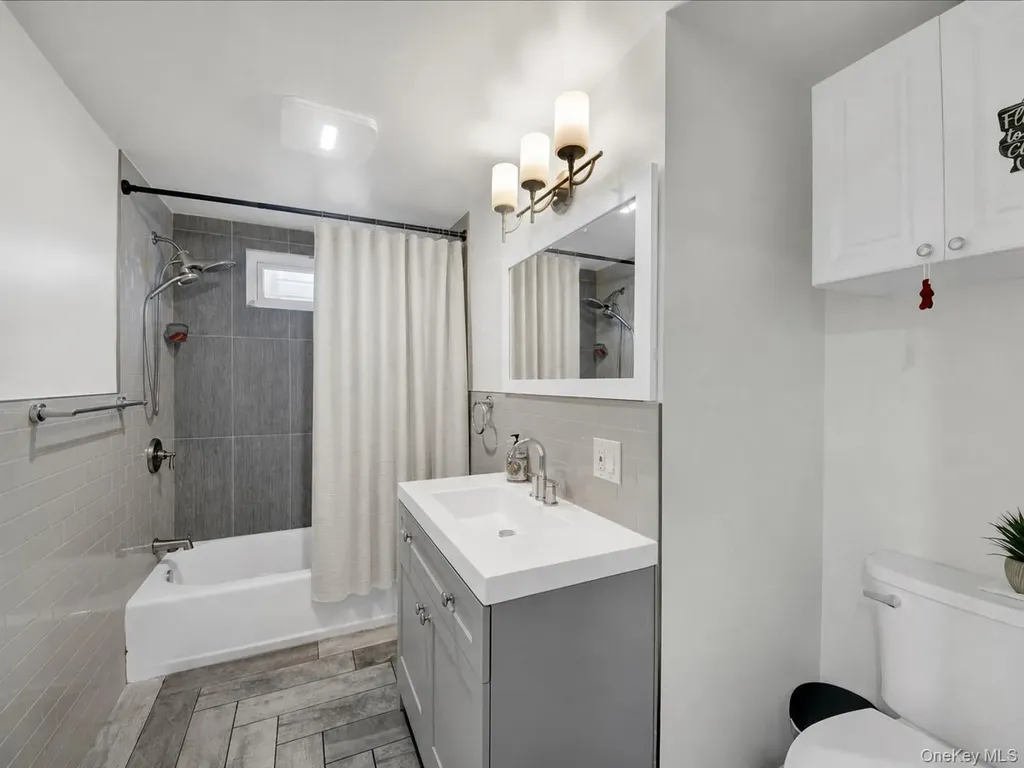 603 Harding Park Bronx NY 10473