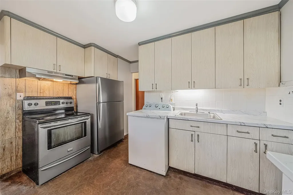 2439 2nd Street East Meadow NY 11554
