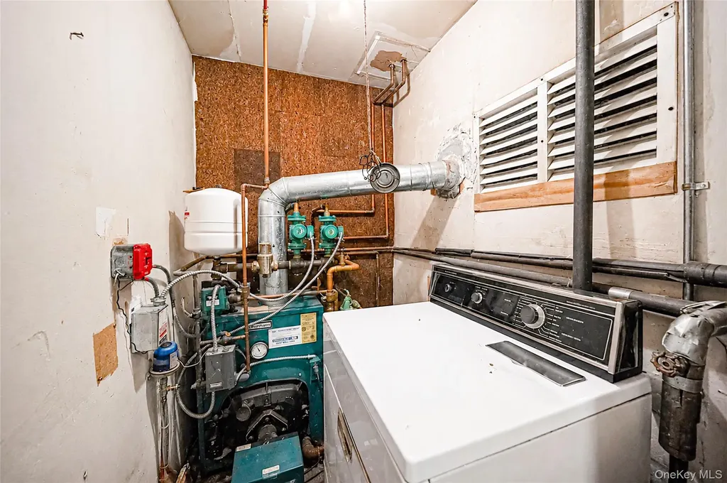2439 2nd Street East Meadow NY 11554